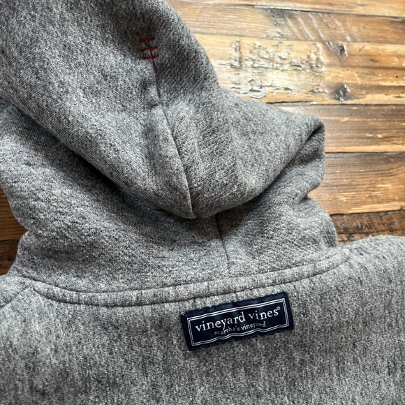 Men's vineyard vines gray hooded sweatshirt. Size small - Picture 3 of 3